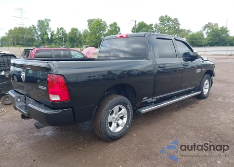 2017 Ram 1500 Tradesman 4X4 6'4 Box z USA, uszkodzony, nr VIN 1C6RR7ST4HS607359